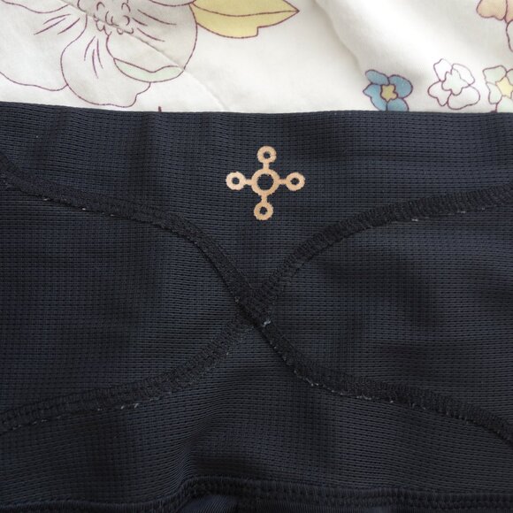 Tommie Copper High Rise Back Support Compression Black Leggings (M) EUC - Picture 9 of 11